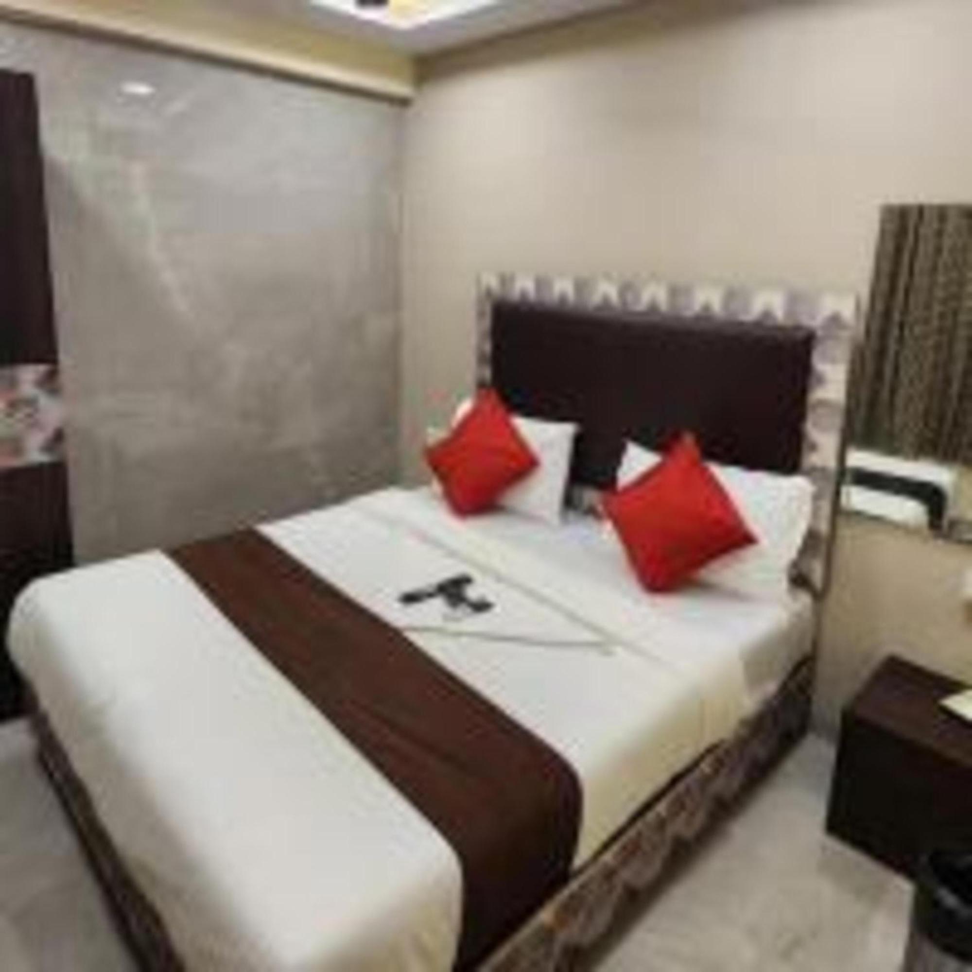 Deluxe Double Room,1502373055:JPEG
